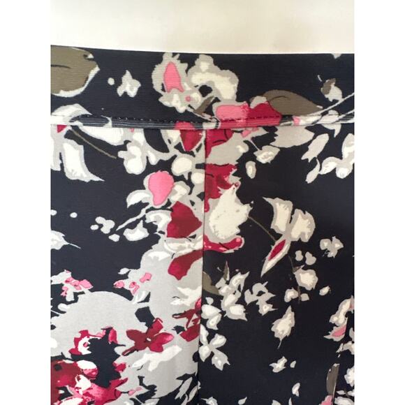 Abercrombie & Fitch🌿Floral Skater Mini Skirt Navy Pink White Size L Fit & Flare - Picture 5 of 10